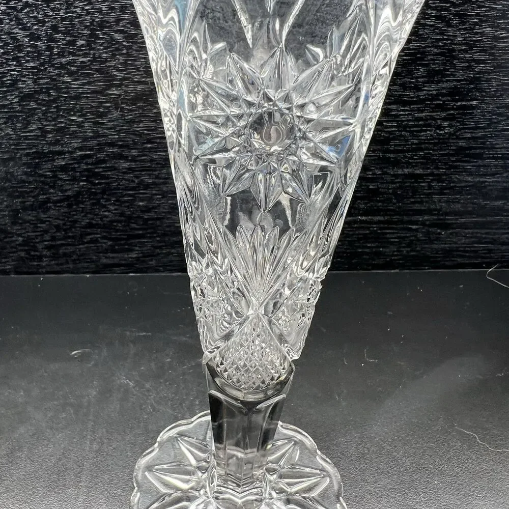 Elegant Vase/Champagne Glass-Embossed StarBurst/Flower/Diamond/Fanfold Design 8”